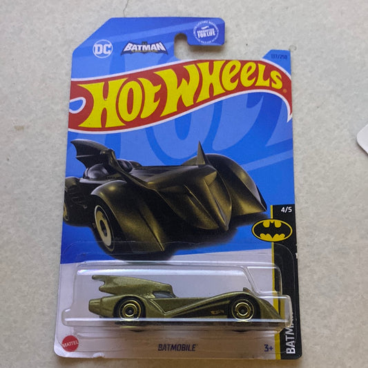 2021 Hot wheels Batman the brave and the bold Batmobile Batman 4/5