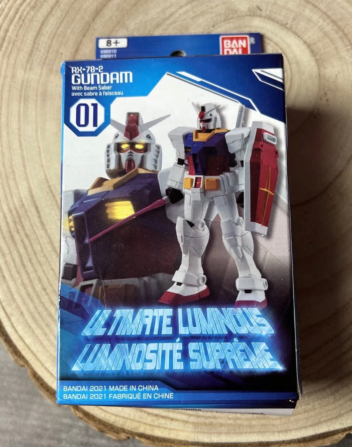 Gundam Ultimate Luminous RX-78-2 W/beam saber bandai 01