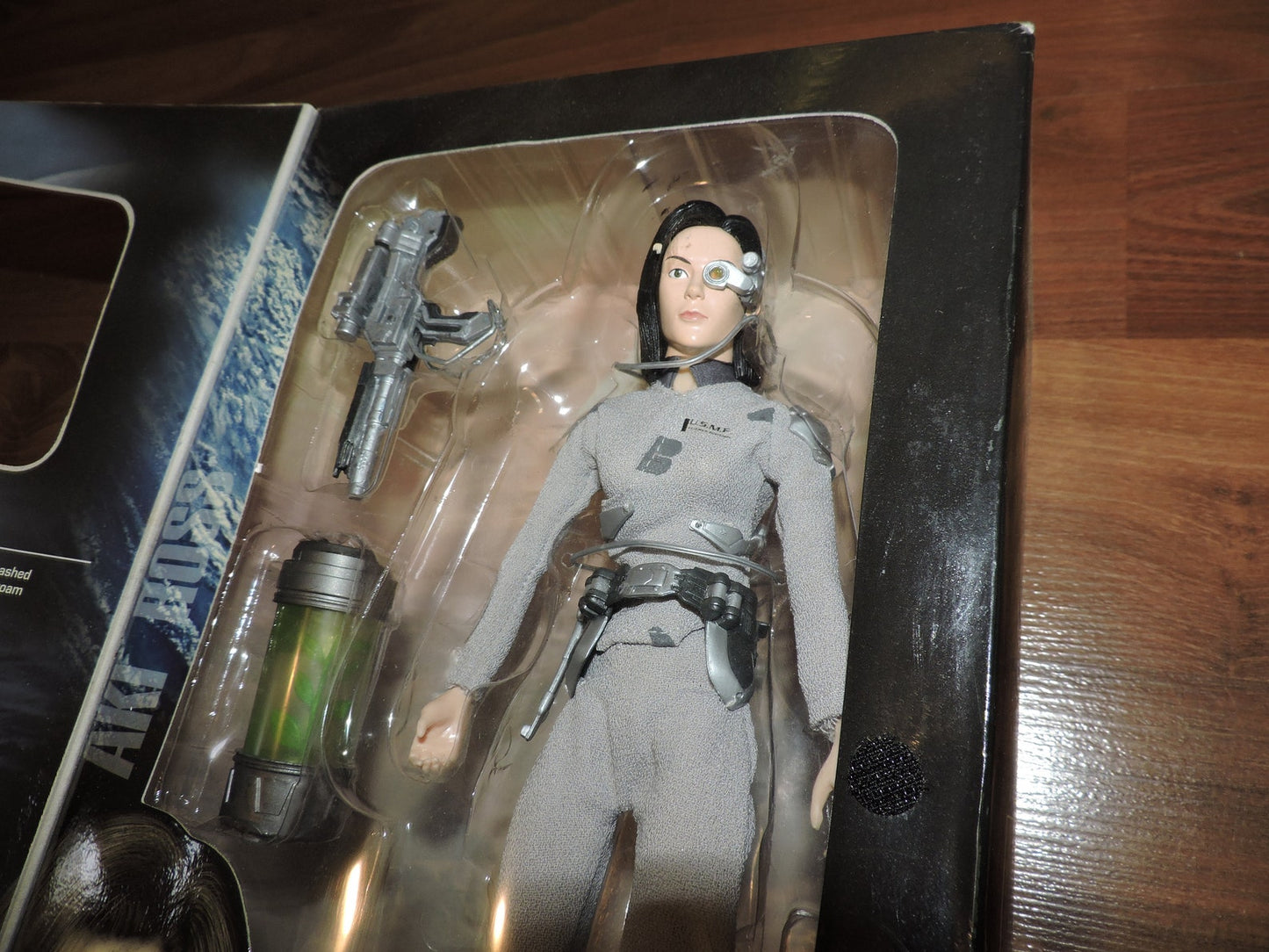 2001 Final Fantasy Dr. Aki Ross Sealed 12" Action figure