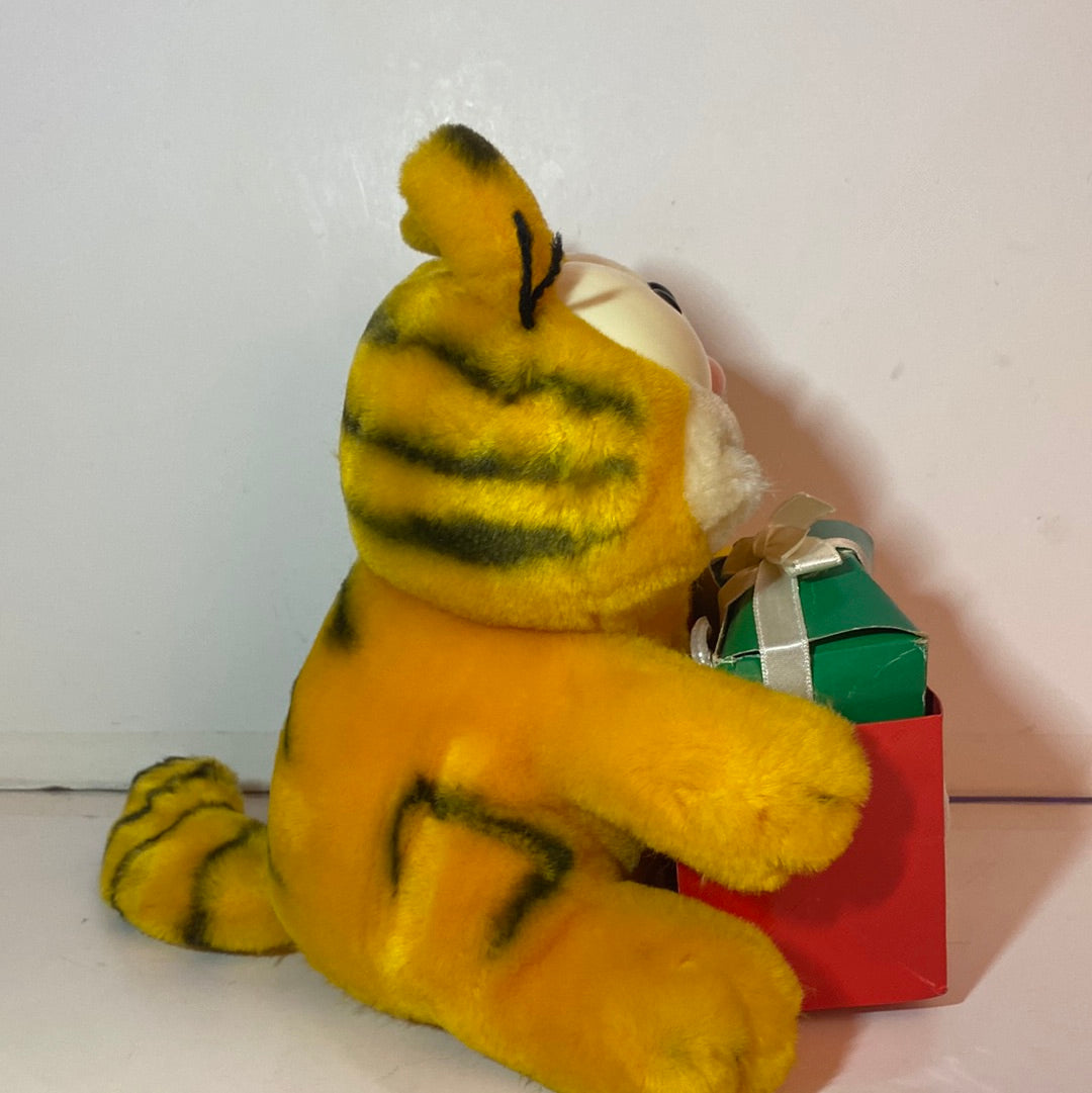New!! Garfield vintage plush 1978 shop til you drop