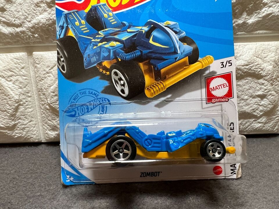 Hot Wheels Rock'em Sock'em Robots Mattel Games 3/5 Zombot 46/250 Blue