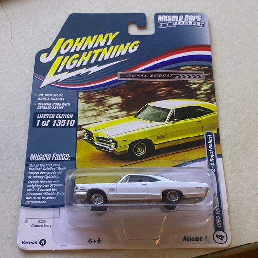 Johnny Lightning Jlmc029 Muscle Car VER A 1965 Pontiac Catalina 2+2 Royal Ivory