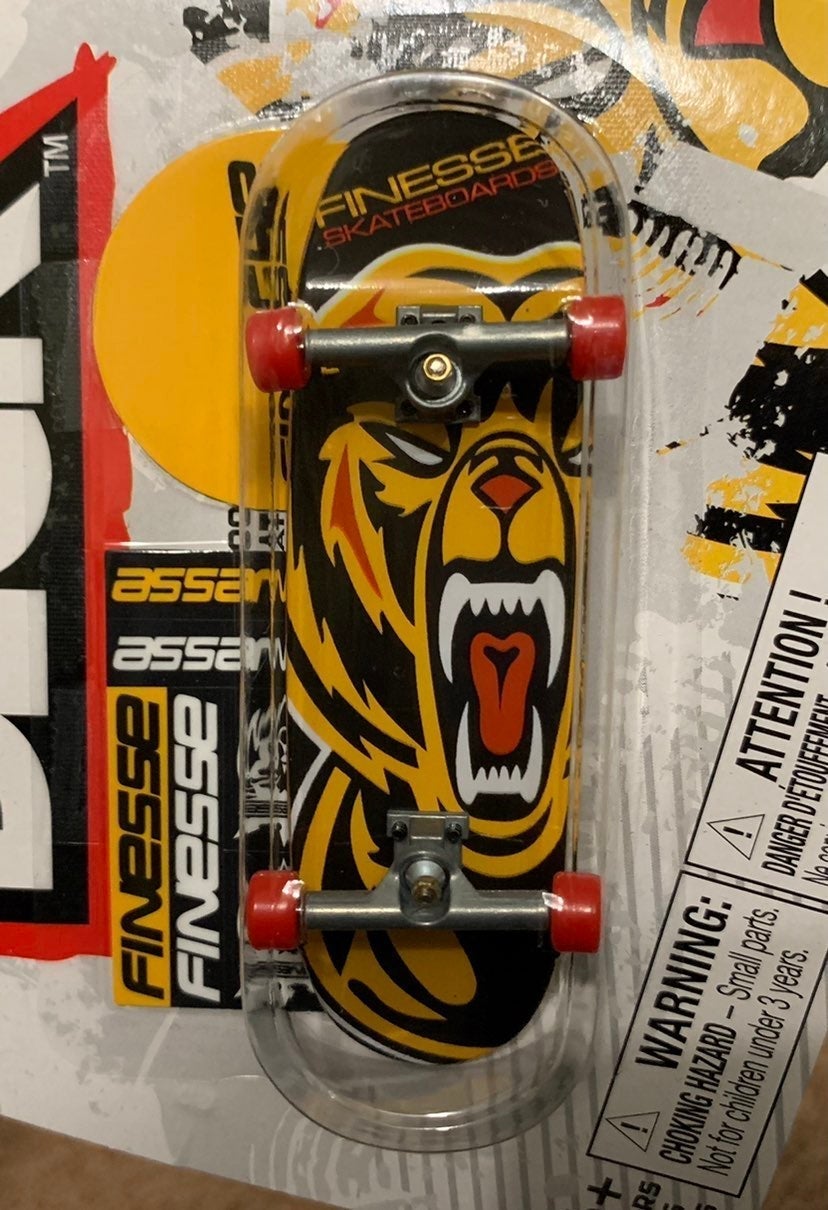 Tech Deck Fingerboard Skateboard Finesse Series Lion 96mm