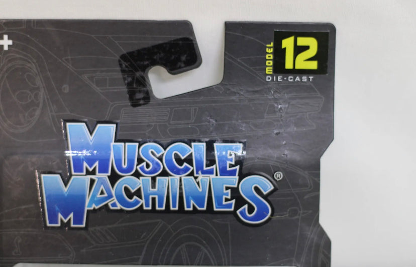 Muscle Machines 1970 Oldsmobile Vista Cruiser Diecast Car 1:64 Scale