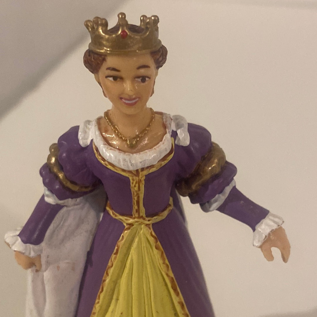 Rare 2002  Papo Tale and Legends Queen Figurine