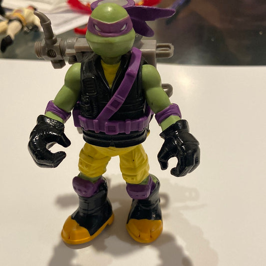 TMNT 2012 Ozzie Scooping Donnie Action Figure