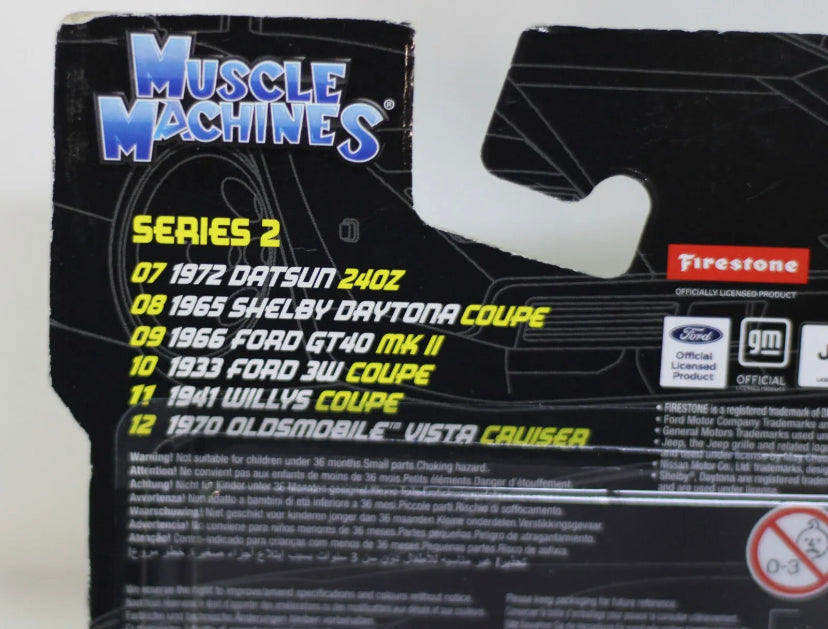 Muscle Machines 1970 Oldsmobile Vista Cruiser Diecast Car 1:64 Scale