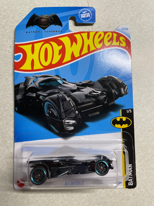 Hotwheels Batman v Superman 2/250 Batmobile 2022