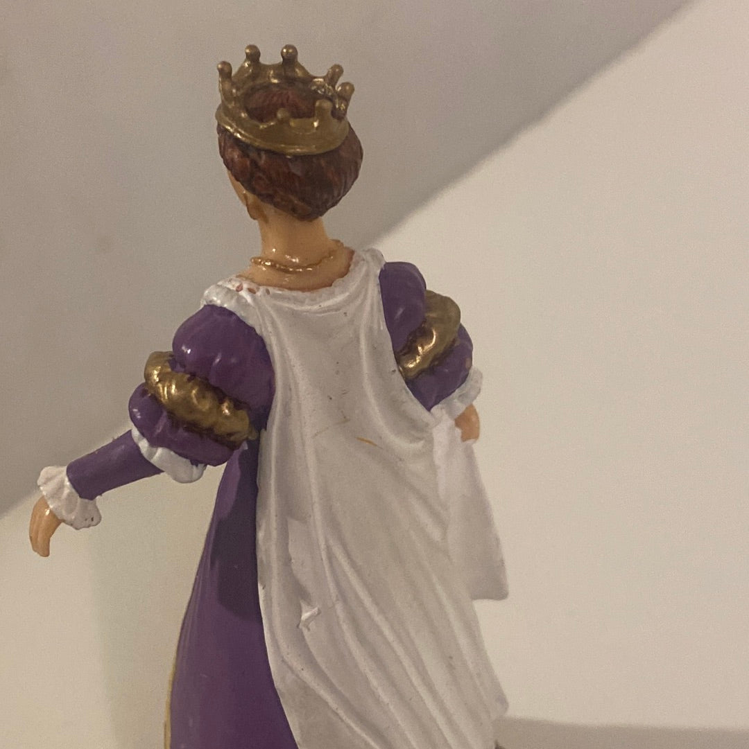 Rare 2002  Papo Tale and Legends Queen Figurine