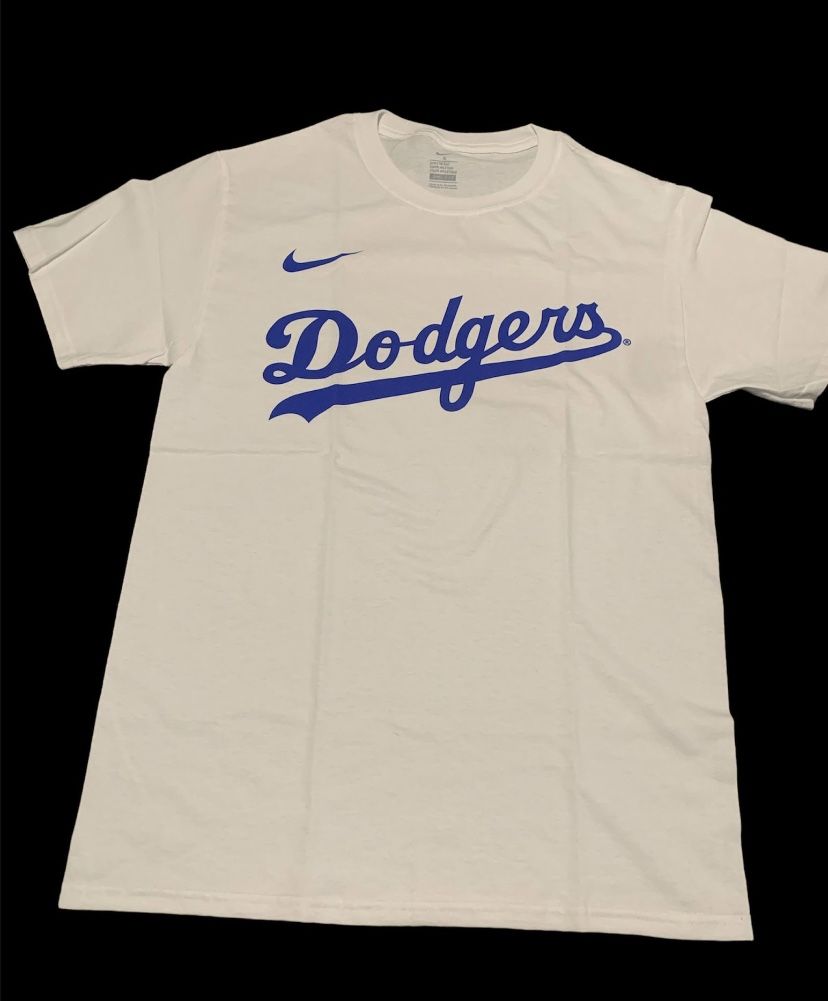 ⚾️ New Blue Dodgers Shirt Includes Free Sticker⚾️