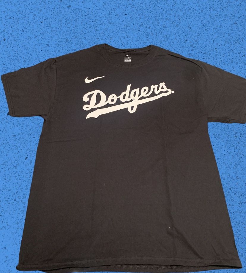 ⚾️ New Blue Dodgers Shirt Includes Free Sticker⚾️