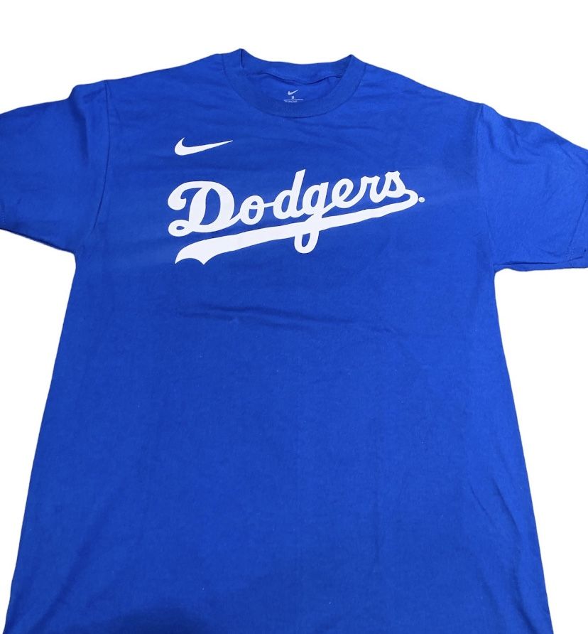 ⚾️ New Blue Dodgers Shirt Includes Free Sticker⚾️