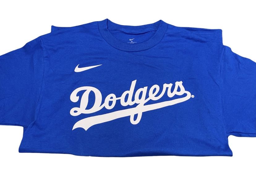 ⚾️ New Blue Dodgers Shirt Includes Free Sticker⚾️