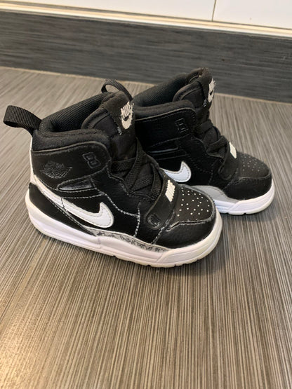 Nike Air Jordan Legacy 312 Toddler Sz 5C At4055 001 Black Velcro