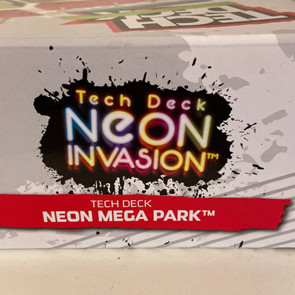 TECH DECK, Neon Mega Park X-Connect Creator, Glow-In-The-Dark Customizable Ramp