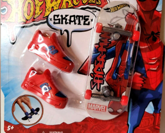 Marvel Hot Wheels Skate Spider-Man Fingerboard with shoes