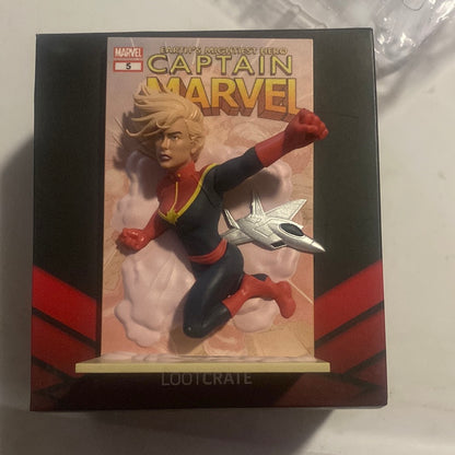 Loot Crate Captain Marvel 3d Comic Standee Statue 2019