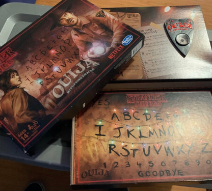 Stranger Things Ouija gameBoard Like New!