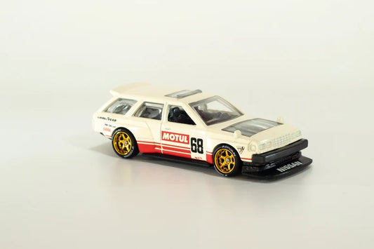 Minicar 1/64 NISSAN MAXIMA DRIFT CAR MOTUL #68 (Ivory x Red) "Hot Wheels HW WAGONS" [HCT17-M7C5]