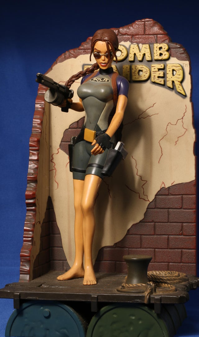 New!! Playmates Toys Tomb Raider Tall: Lara Croft in Wet Suit