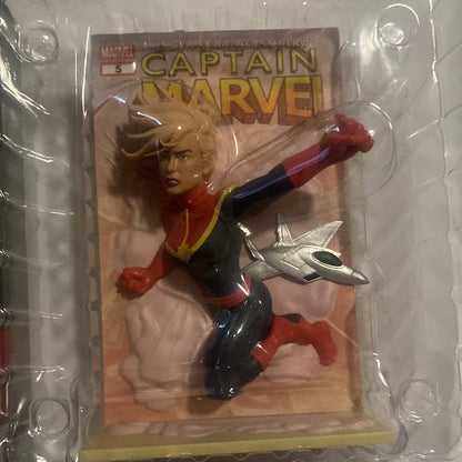 Loot Crate Captain Marvel 3d Comic Standee Statue 2019